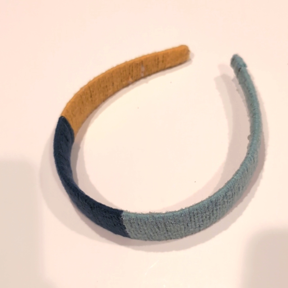 Multicolor yarn wrapped headband